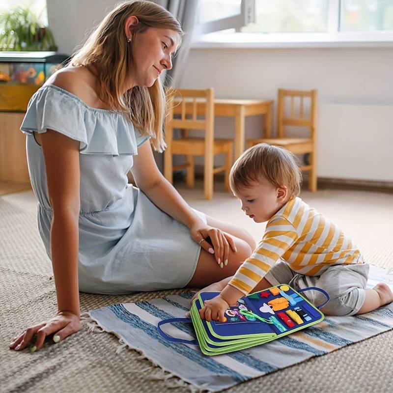 Książka Montessori dla Dzieci – Książeczka Edukacyjna ze Sznurowadłami i Guzikami (2+ Lata)