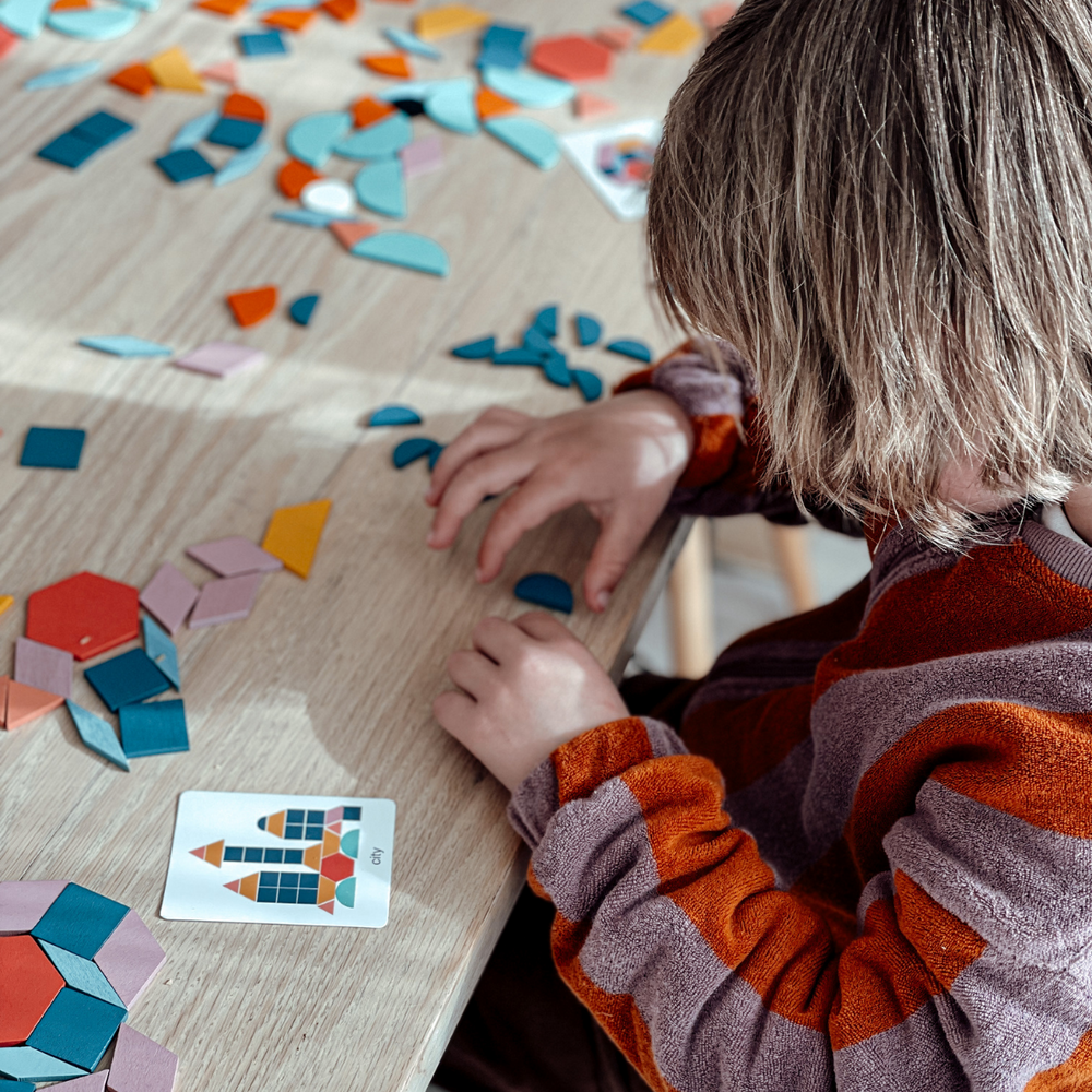 Geometryczna Układanka Kształtów dla Dzieci – Edukacyjna Kreatywna Zabawka