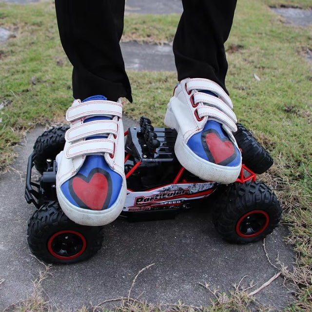 RC Truck 4WD – Samochód Zdalnie Sterowany Off Road z Podwójnym Silnikiem