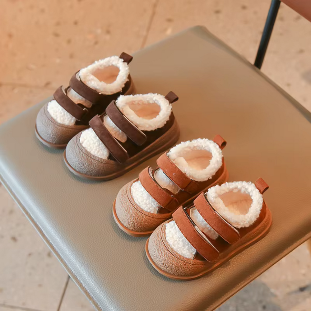Dziecięce Sneakersy WarmFleece – Ciepła Wyściółka Polarowa, Zapięcie na Rzepy i Mocny Chwyt na Zimowe Przygody