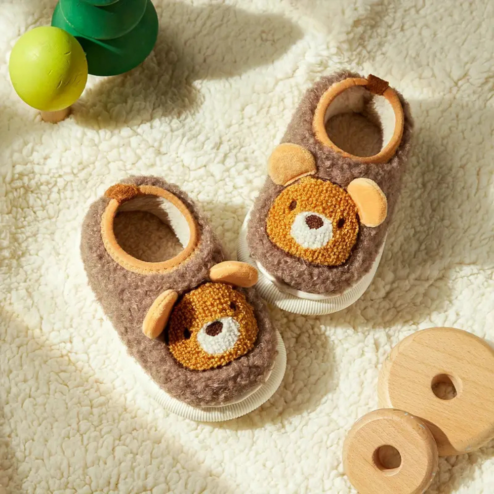 CozyBear Kapcie Antypoślizgowe dla Dzieci – Ciepłe i Bezpieczne (3-4 L)