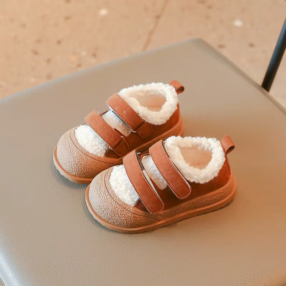 Dziecięce Sneakersy WarmFleece – Ciepła Wyściółka Polarowa, Zapięcie na Rzepy i Mocny Chwyt na Zimowe Przygody