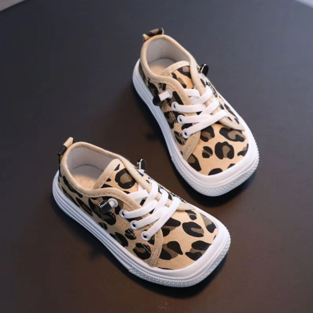 TrailPaws Dziecięce Sneakersy – Wygodne i Elastyczne z Odważnym Wzorem Pantery dla Aktywnych Dzieci