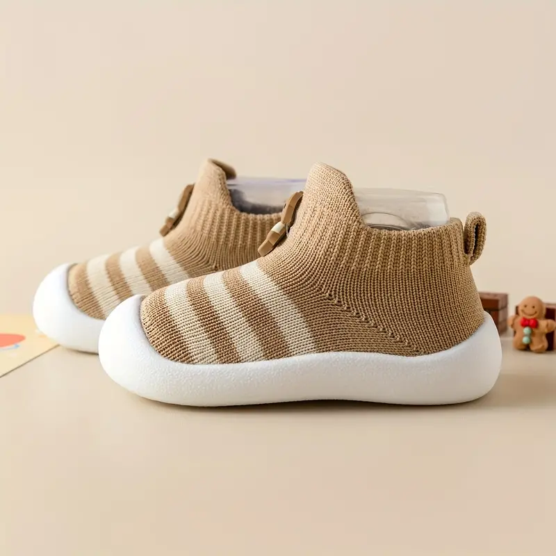 Bearfoot Sneakers dla Maluchów – Elastyczne, Lekkie i Urocze z Misiem