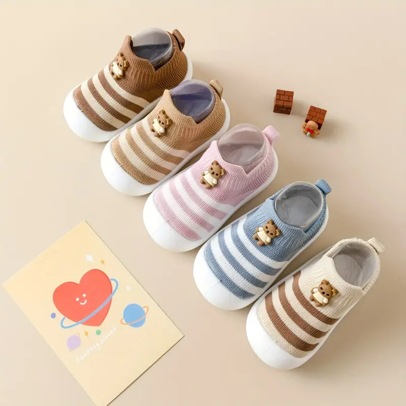 Bearfoot Sneakers dla Maluchów – Elastyczne, Lekkie i Urocze z Misiem