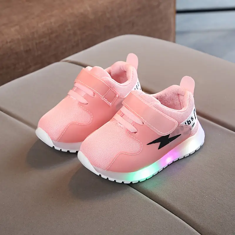 Comfi Sneakersy LED dla Dzieci – Antypoślizgowe, Wygodne i Świecące Podeszwy dla Bezpiecznej Zabawy