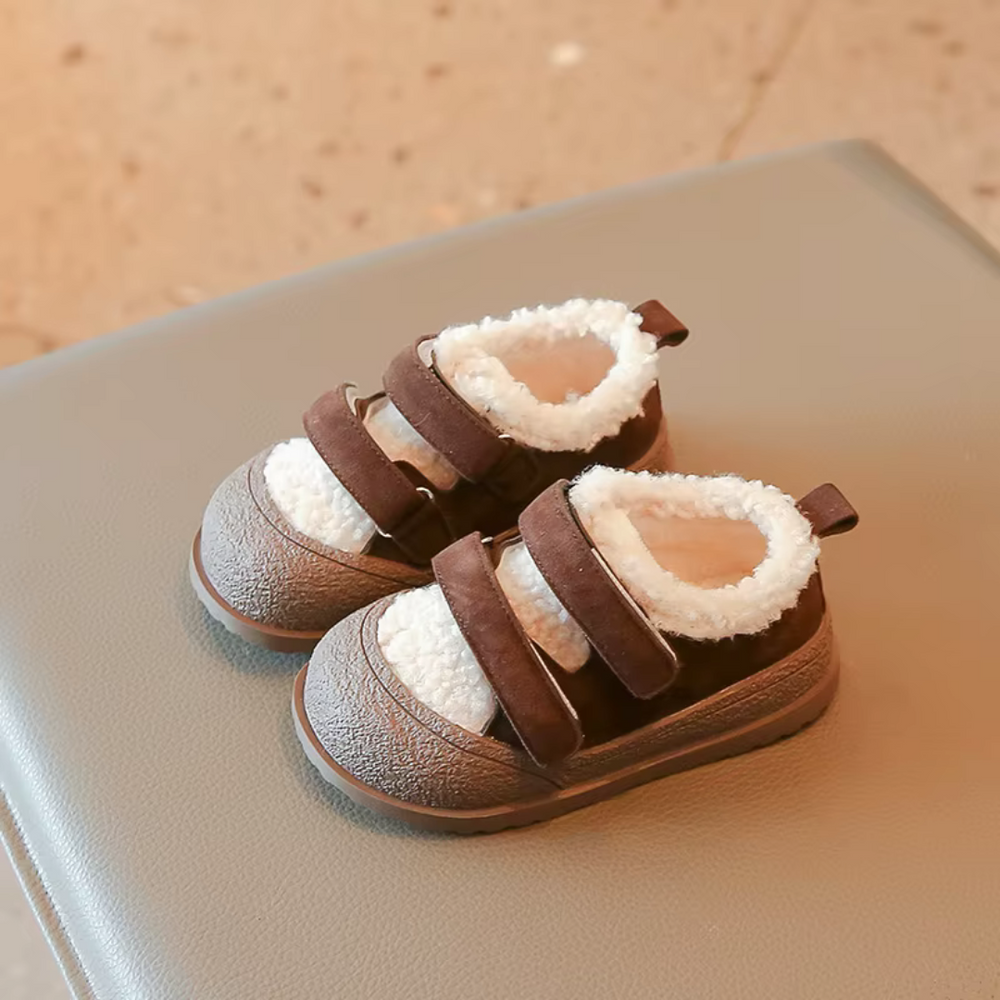 Dziecięce Sneakersy WarmFleece – Ciepła Wyściółka Polarowa, Zapięcie na Rzepy i Mocny Chwyt na Zimowe Przygody