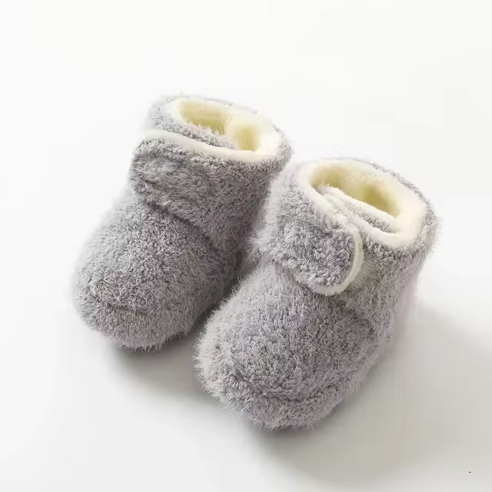 Ciepłe Kapcie Niemowlęce Fleece | CozySteps Skarpetki-Kapcie dla Niemowląt | Komfort i Bezpieczeństwo