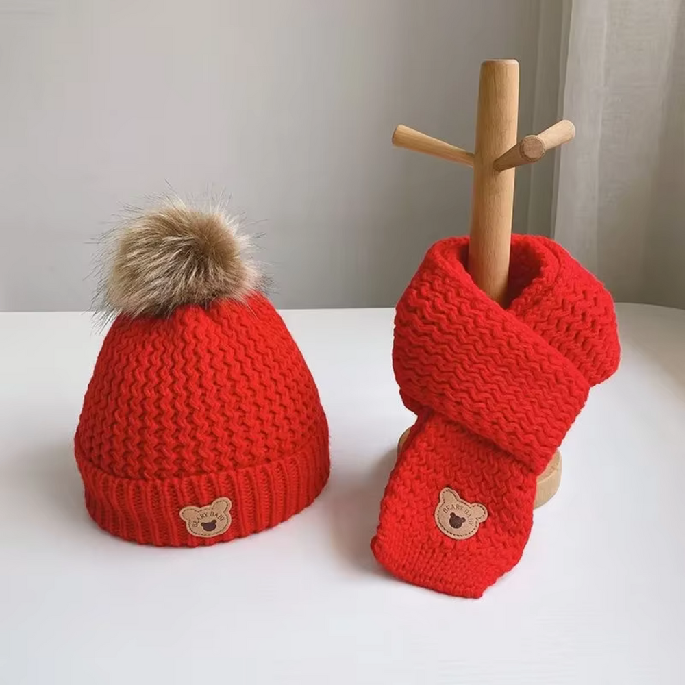 Beary Zimowy Komplet Dziecięcy – Czapka i Szalik z Motywem Misia dla Dzieci