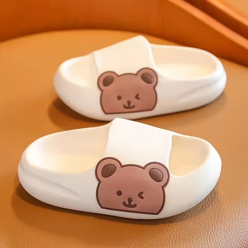 Klapki Bear Slides dla Dzieci – Miękkie, Antypoślizgowe i Urocze z Motywem Misia do Noszenia w Domu