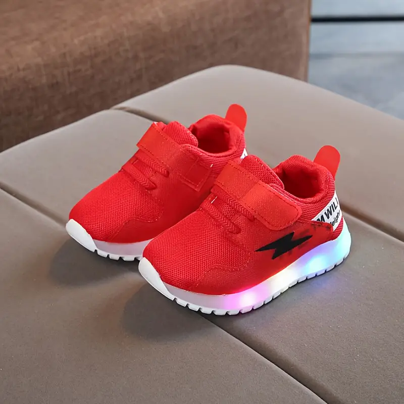 Comfi Sneakersy LED dla Dzieci – Antypoślizgowe, Wygodne i Świecące Podeszwy dla Bezpiecznej Zabawy