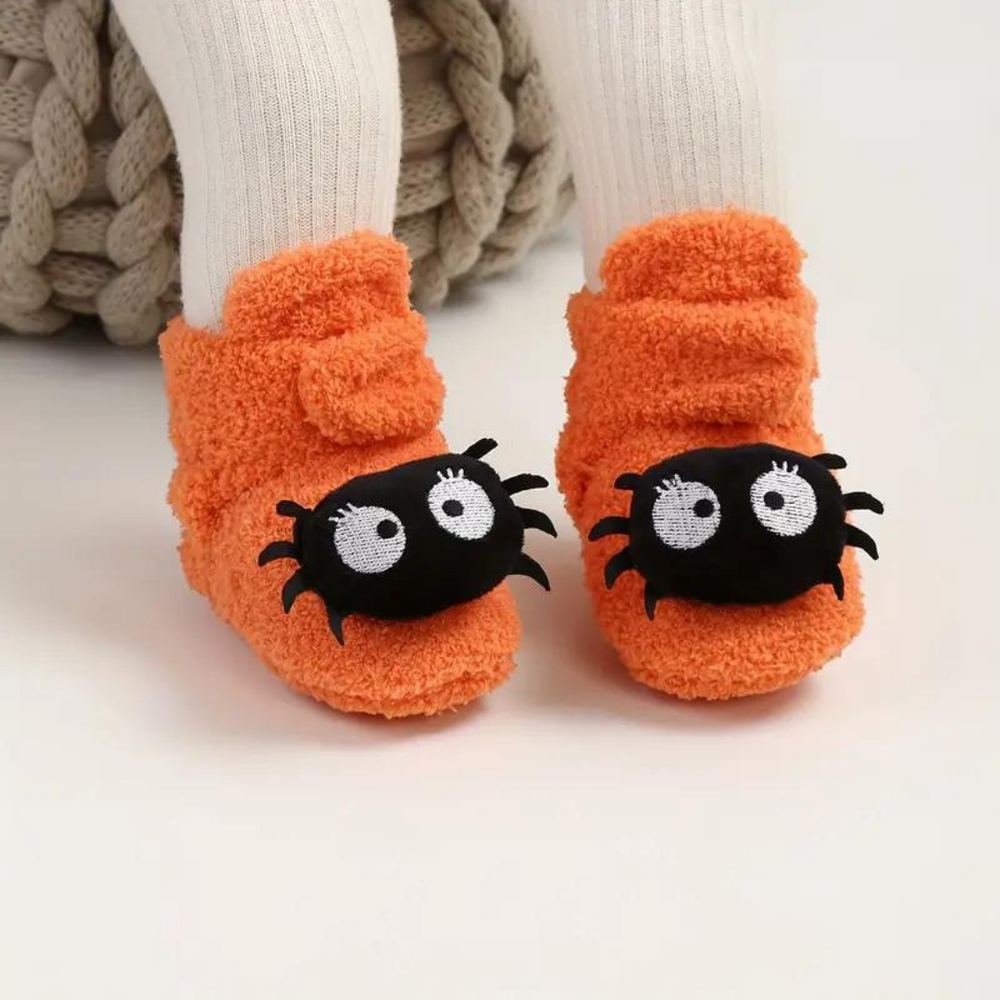 FrightFeet Kapcie Dziecięce Halloween – Ciepłe Polarowe Kapcie z Dyniami i Pająkami na Jesień i Zimę