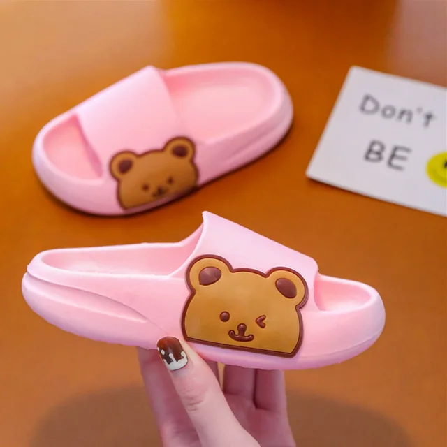 Klapki Bear Slides dla Dzieci – Miękkie, Antypoślizgowe i Urocze z Motywem Misia do Noszenia w Domu