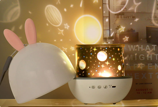 SkyProjector Lampka Nocna z Gwiazdami – Uspokajający Projektor dla Dzieci z Muzyką i Pilotem