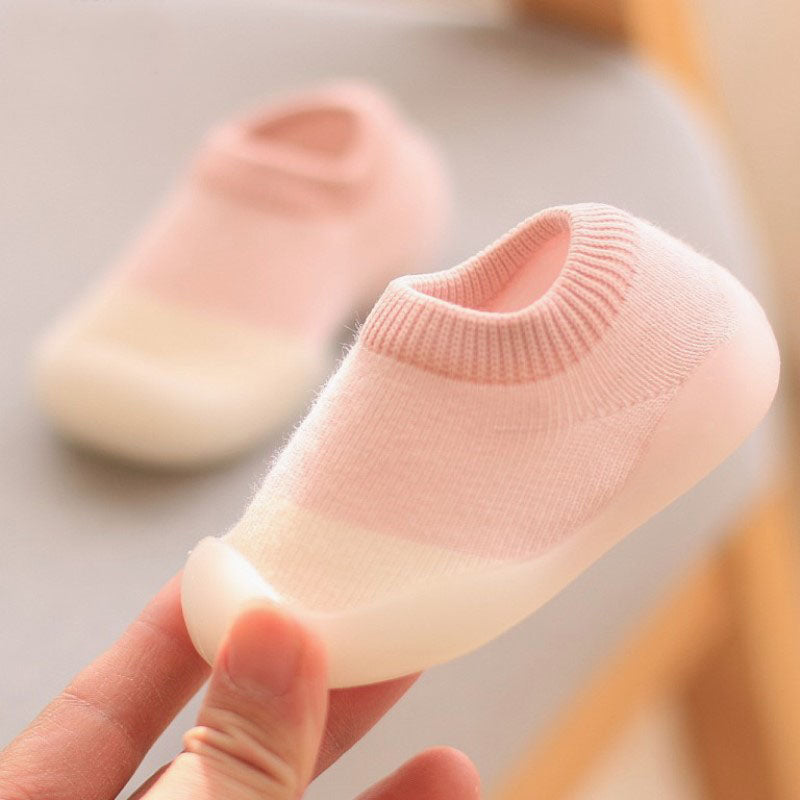 Buciki CozySteps dla Maluchów – Miękkie, Antypoślizgowe Buciki dla Dzieci 0-4 Lata – Wygodne, Ciepłe i Bezpieczne do Noszenia w Domu i na Zewnątrz