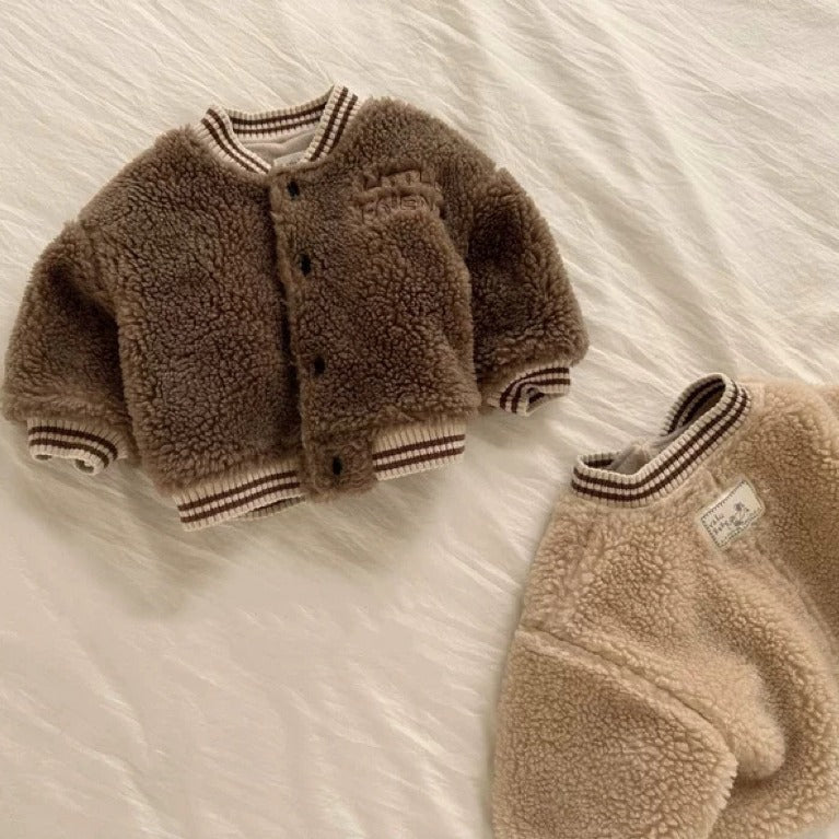 Kurtka Teddy Bomber dla Dzieci | Miękka Ciepła Zimowa Kurtka Unisex | 9 Miesięcy – 3 Lata | Wygląd Fleece ze Sportowymi Ściągaczami