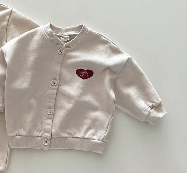 Sweterek dla Niemowląt z Serduszkiem – Miękki Kardigan na Guziki – Unisex Odzież Dziecięca (6m - 3L)