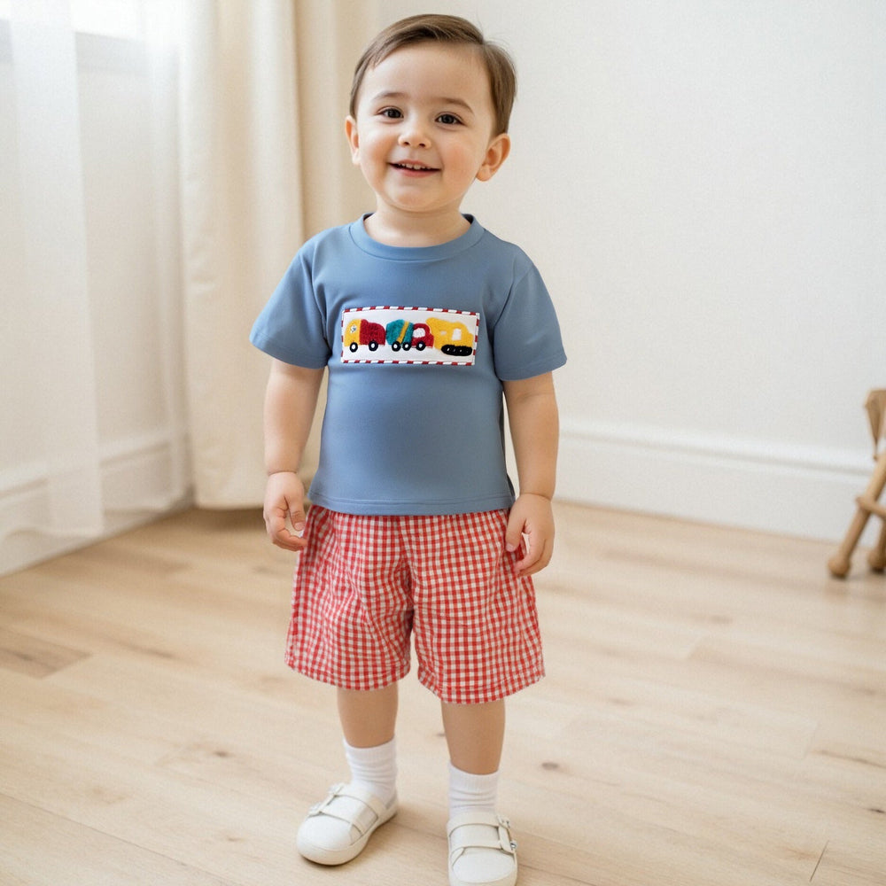 Letni Komplet Checkered Truck dla Chłopców | T-shirt z Samochodami i Kratką w Short | 6m–4L | Bawełna i Poliester | Niebieski i Czerwony