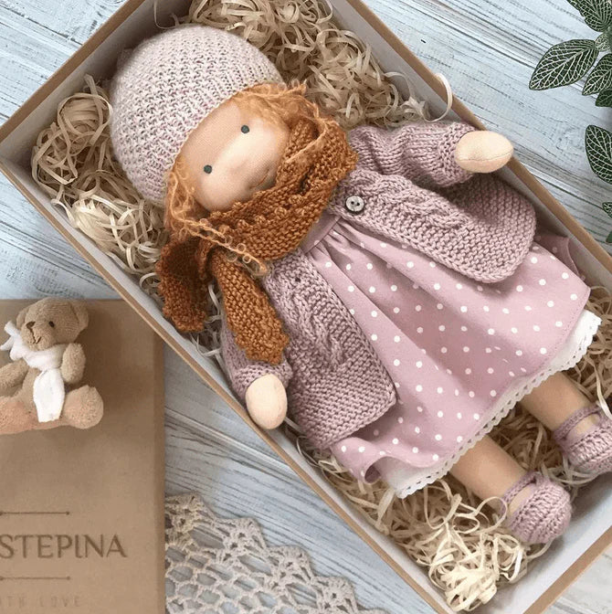 Ręcznie Szyta Lalka Materiałowa – Naturalna Lalka Przytulanka dla Dzieci