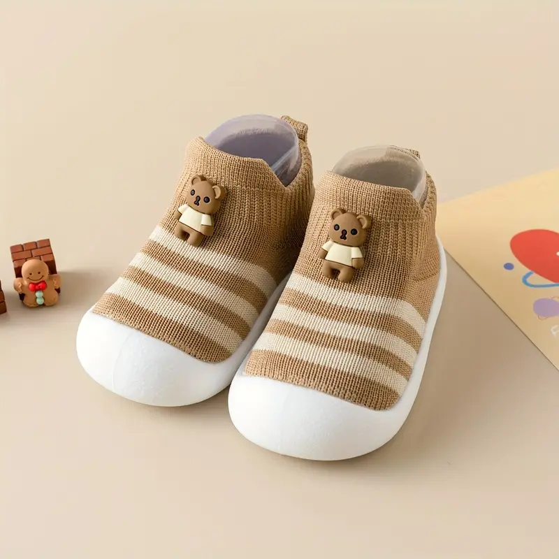 Bearfoot Sneakers dla Maluchów – Elastyczne, Lekkie i Urocze z Misiem