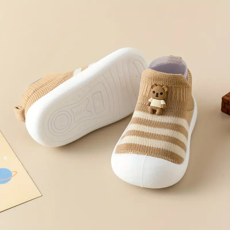 Bearfoot Sneakers dla Maluchów – Elastyczne, Lekkie i Urocze z Misiem