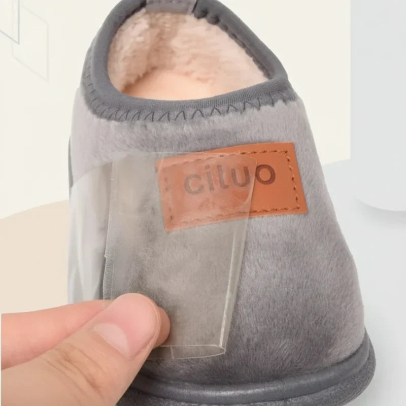SnugSteps CozyPaws Kapcie Dziecięce – Ciepłe Antypoślizgowe Pantofle do Bezpiecznego Chodzenia w Domu