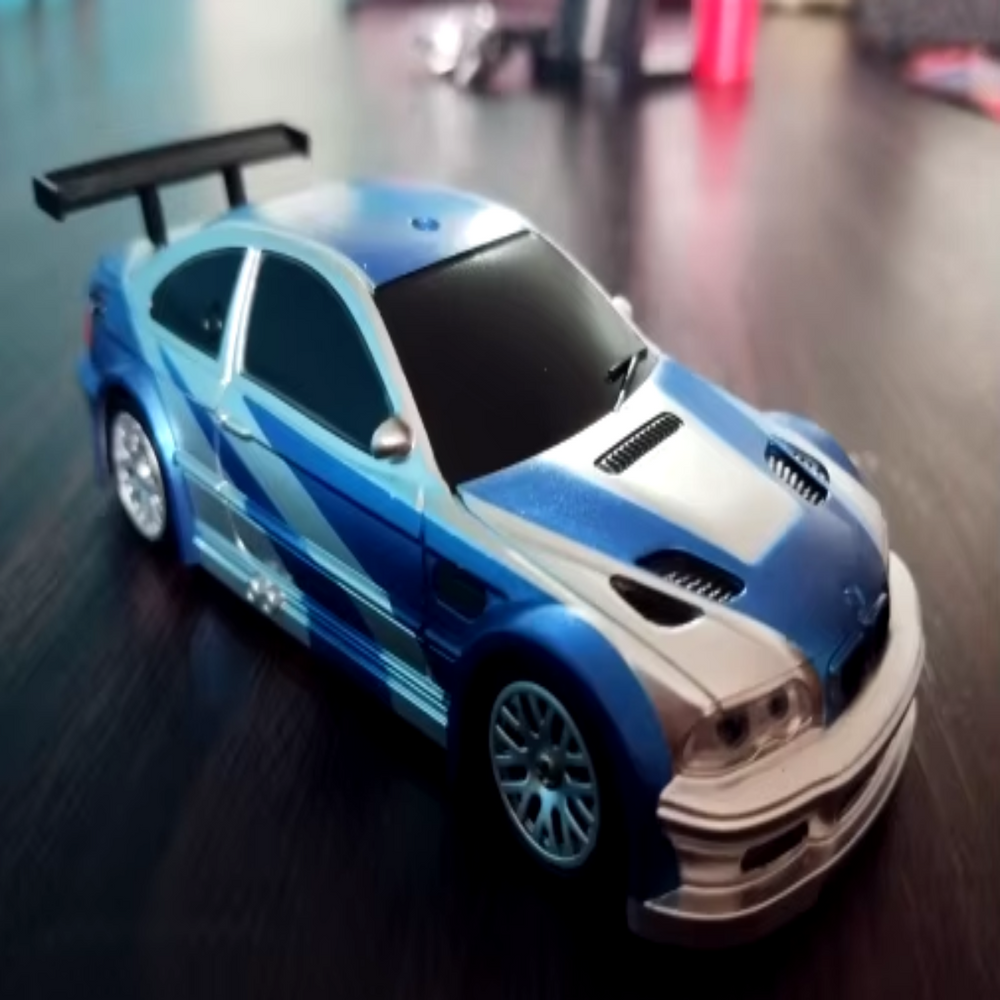 Mini Samochód RC Drift – Szybki Racer Driftowy z Pilotem (6+)