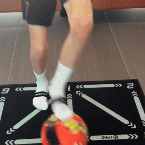 Mata Treningowa do Piłki Nożnej dla Dzieci – Trenuj Kontrolę Piłki i Footwork w Domu