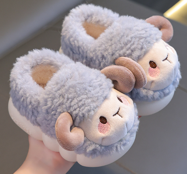 CozySheep Kapcie Dziecięce – Ciepłe, Przytulne i Bezpieczne na Jesień i Zimę