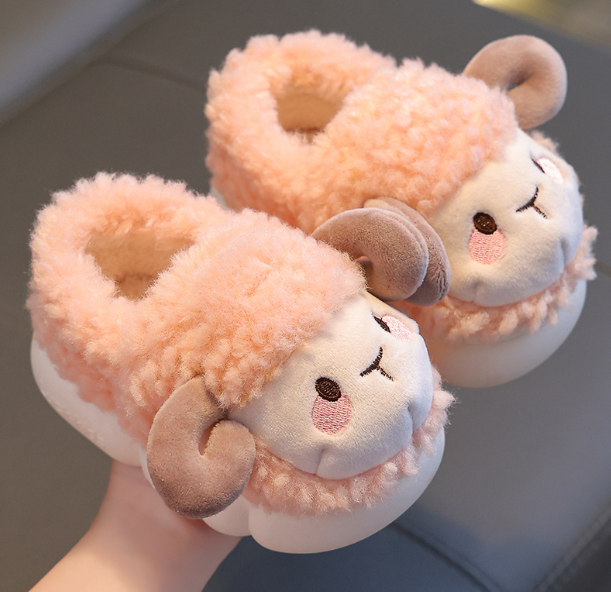 CozySheep Kapcie Dziecięce – Ciepłe, Przytulne i Bezpieczne na Jesień i Zimę