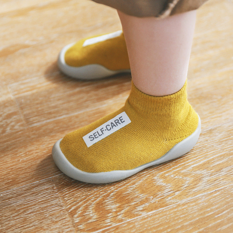 Buciki CozySteps dla Maluchów – Miękkie, Antypoślizgowe Buciki dla Dzieci 0-4 Lata – Wygodne, Ciepłe i Bezpieczne do Noszenia w Domu i na Zewnątrz