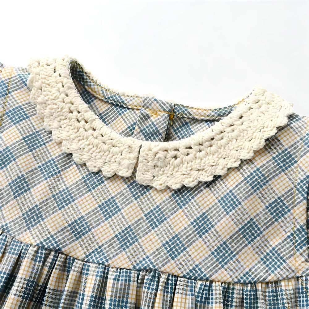 Vintage Kratka Sukienka w Kratę dla Dziewczynki – Casualowy i Ponadczasowy Design