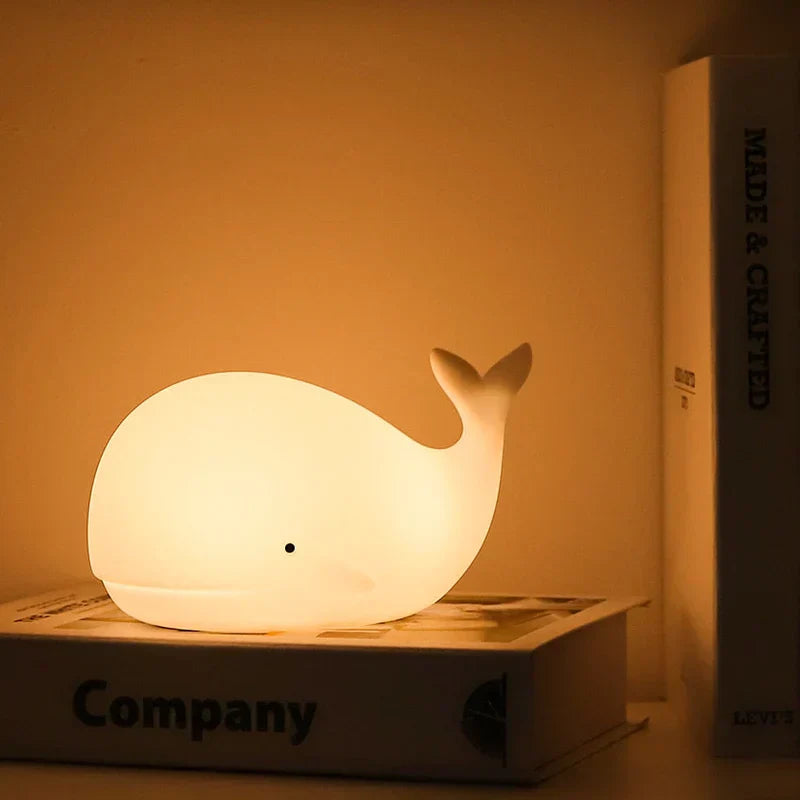 GlowWhale Lampka Nocna Wieloryb – Uspokajające LED do Pokoju Dziecięcego