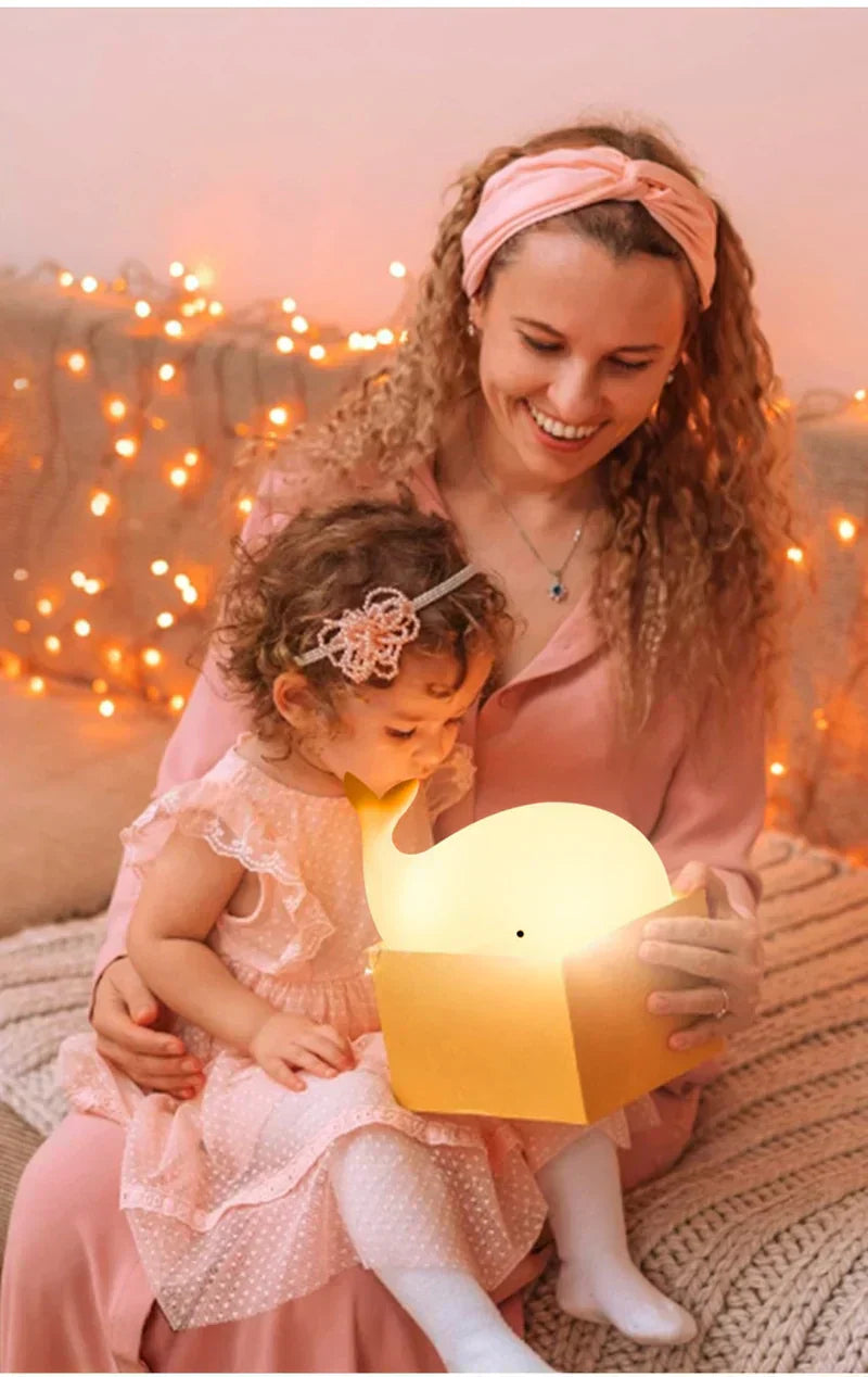 GlowWhale Lampka Nocna Wieloryb – Uspokajające LED do Pokoju Dziecięcego