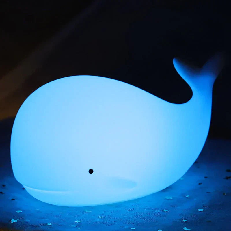 GlowWhale Lampka Nocna Wieloryb – Uspokajające LED do Pokoju Dziecięcego